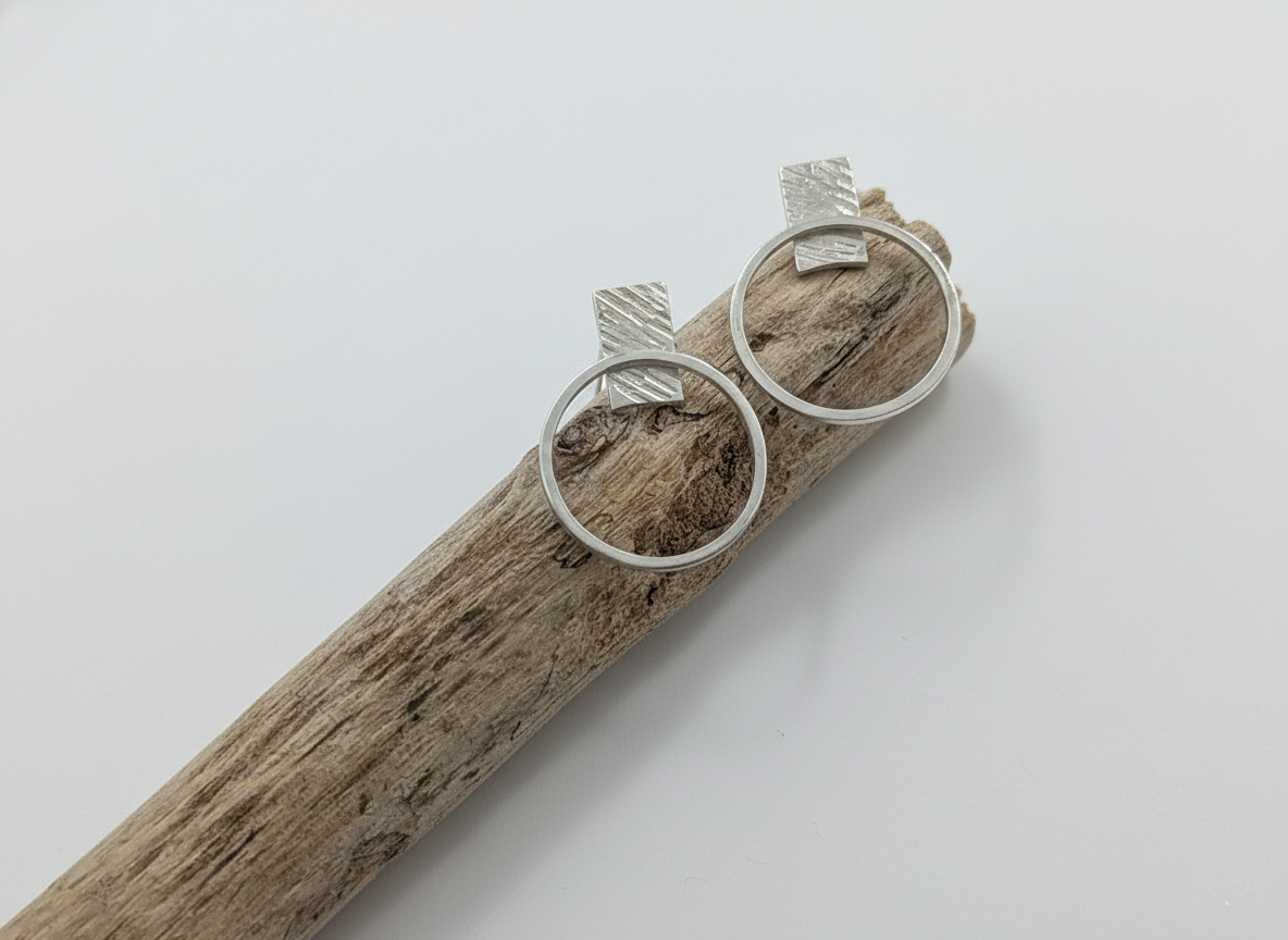 Boucles d'oreilles NICOLE en argent bi-texture vue de face