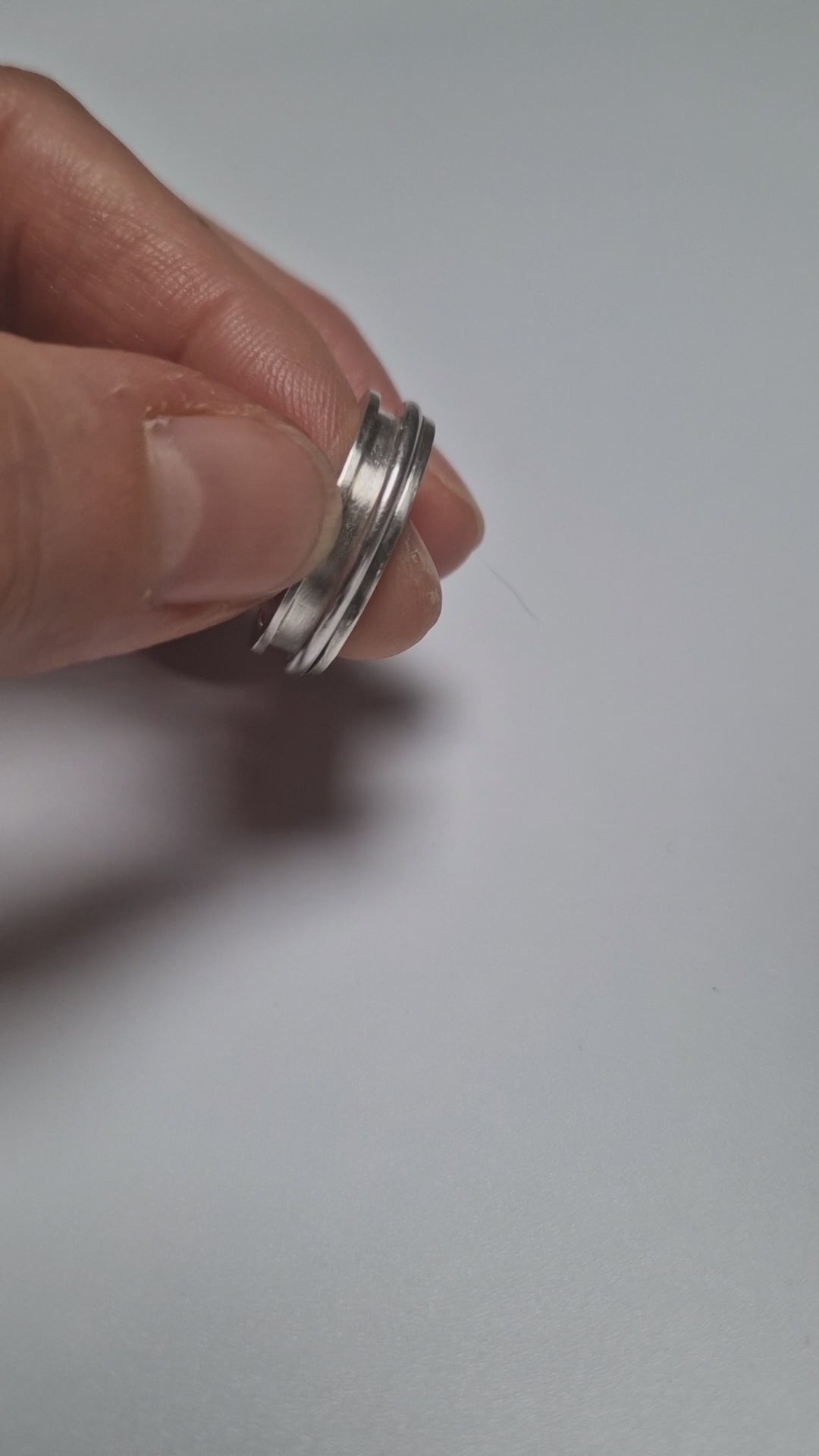 ADELE - Bague tournante en argent, anti-stress, video de la bagueen fonctionnement